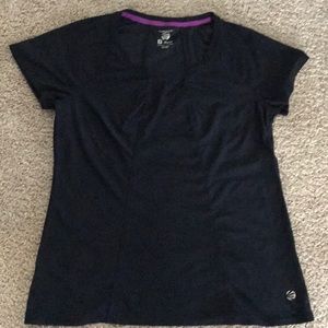 Short sleeve athletic top